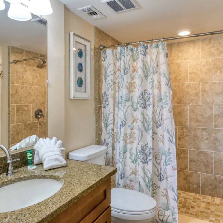 Colony Reef 3203 bathroom