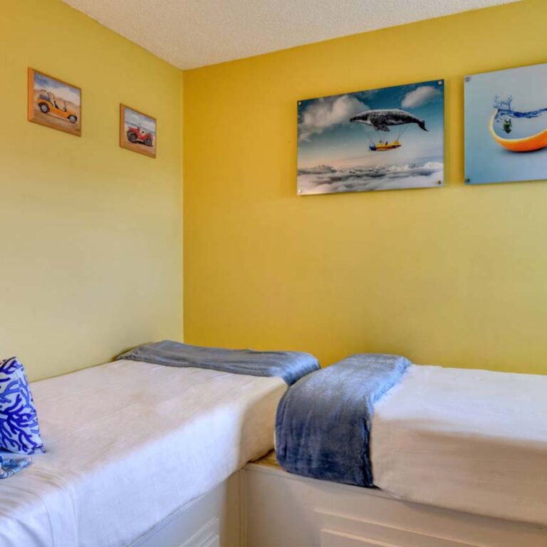 Colony Reef 3203 twin beds